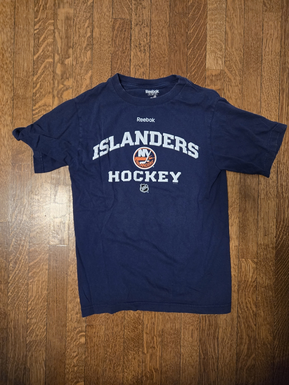 New York Islanders Graphic Tee Size Small